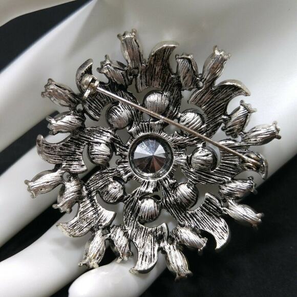 Vintage Purple Rhinestone Flower Brooch, Lavender Rivoli Stone, 1990s, 2 1/4 In - Picture 5 of 7